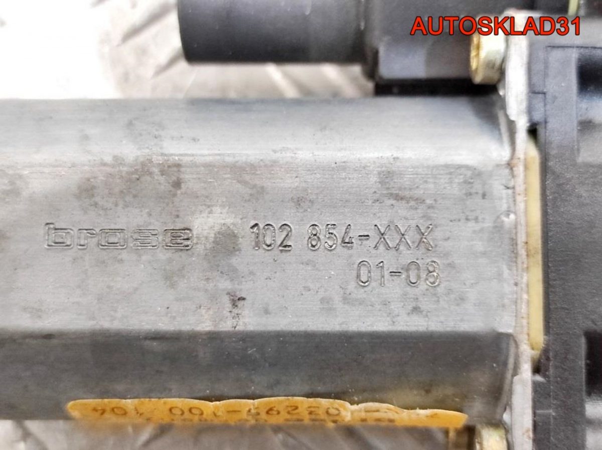 Моторчик стеклоподъемника п/п Audi A6 C5 4B0959802E - АвтоСклад31.рф - авторазборка контрактные б/у запчасти в г. Белгород