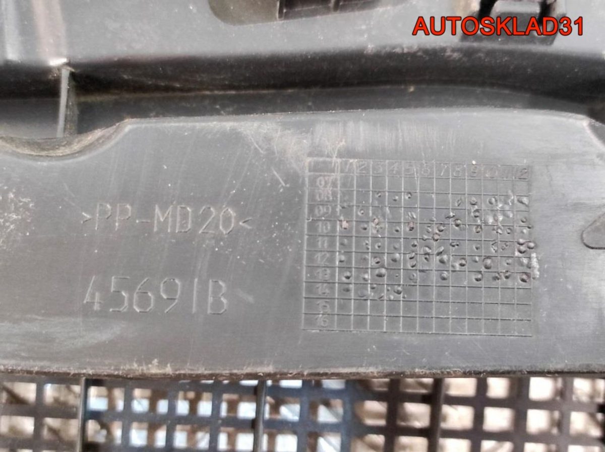 Решетка стеклоочистителя Renault Megane 3 668110003R - АвтоСклад31.рф - авторазборка контрактные б/у запчасти в г. Белгород
