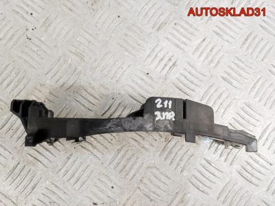 Кронштейн ручки задней правой Mercedes W211 - АвтоСклад31.рф - авторазборка контрактные б/у запчасти в г. Белгород