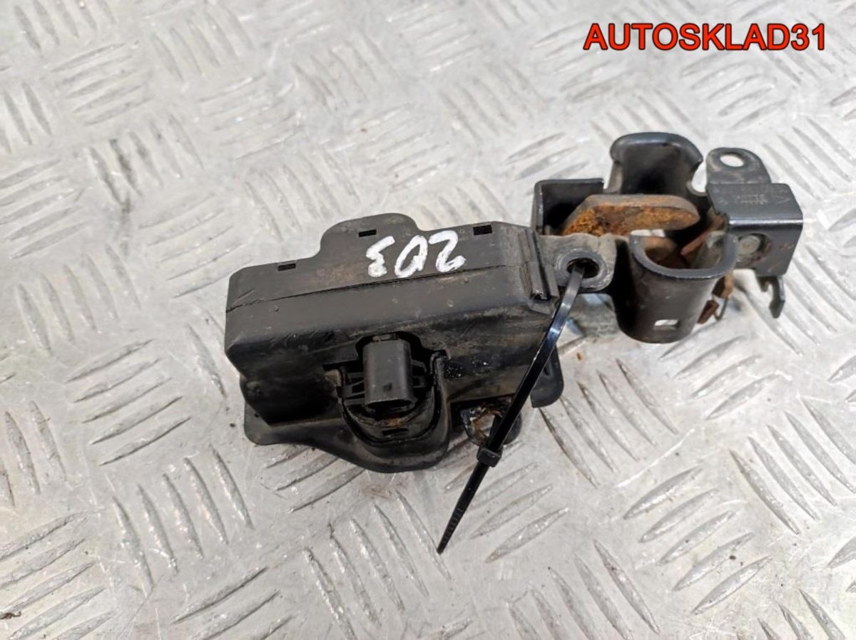 Замок капота Mercedes-Benz W203 A2038800060 - АвтоСклад31.рф - авторазборка контрактные б/у запчасти в г. Белгород