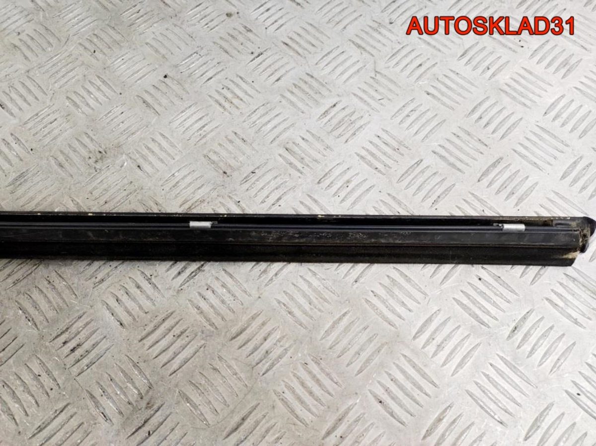 Накладка стекла переднего правого Mercedes W211 - АвтоСклад31.рф - авторазборка контрактные б/у запчасти в г. Белгород
