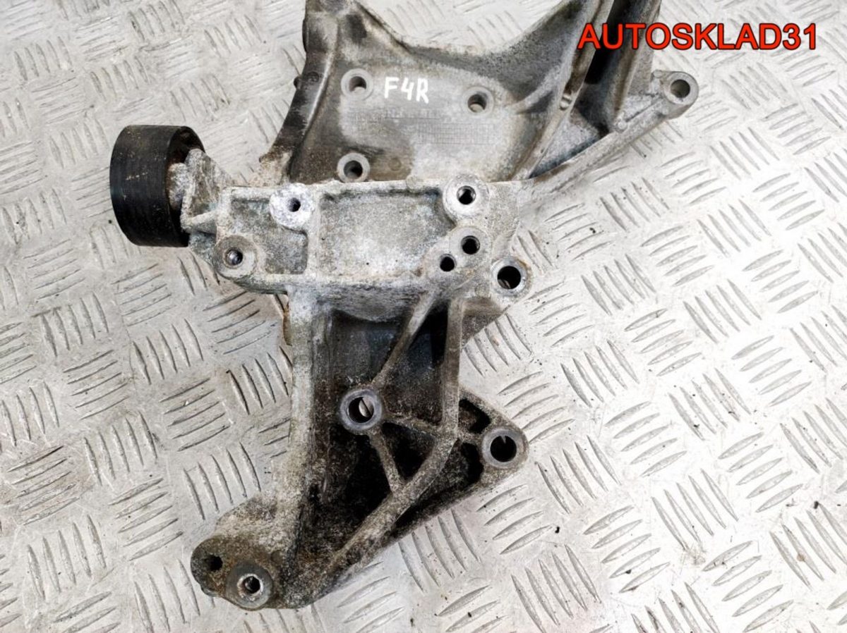 Кронштейн генератора Renault Scenic 1 2.0 F4R 740 7700103525 - АвтоСклад31.рф - авторазборка контрактные б/у запчасти в г. Белгород