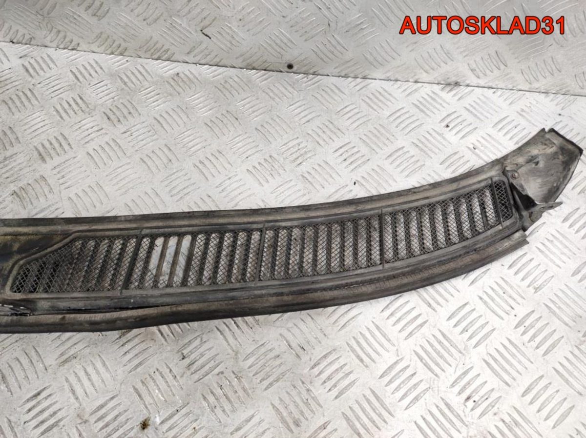 Решетка стеклоочистителя VW Transporter T4 701805033F - АвтоСклад31.рф - авторазборка контрактные б/у запчасти в г. Белгород