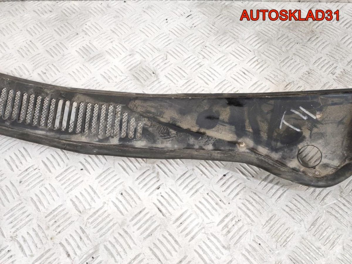 Решетка стеклоочистителя VW Transporter T4 701805033F - АвтоСклад31.рф - авторазборка контрактные б/у запчасти в г. Белгород