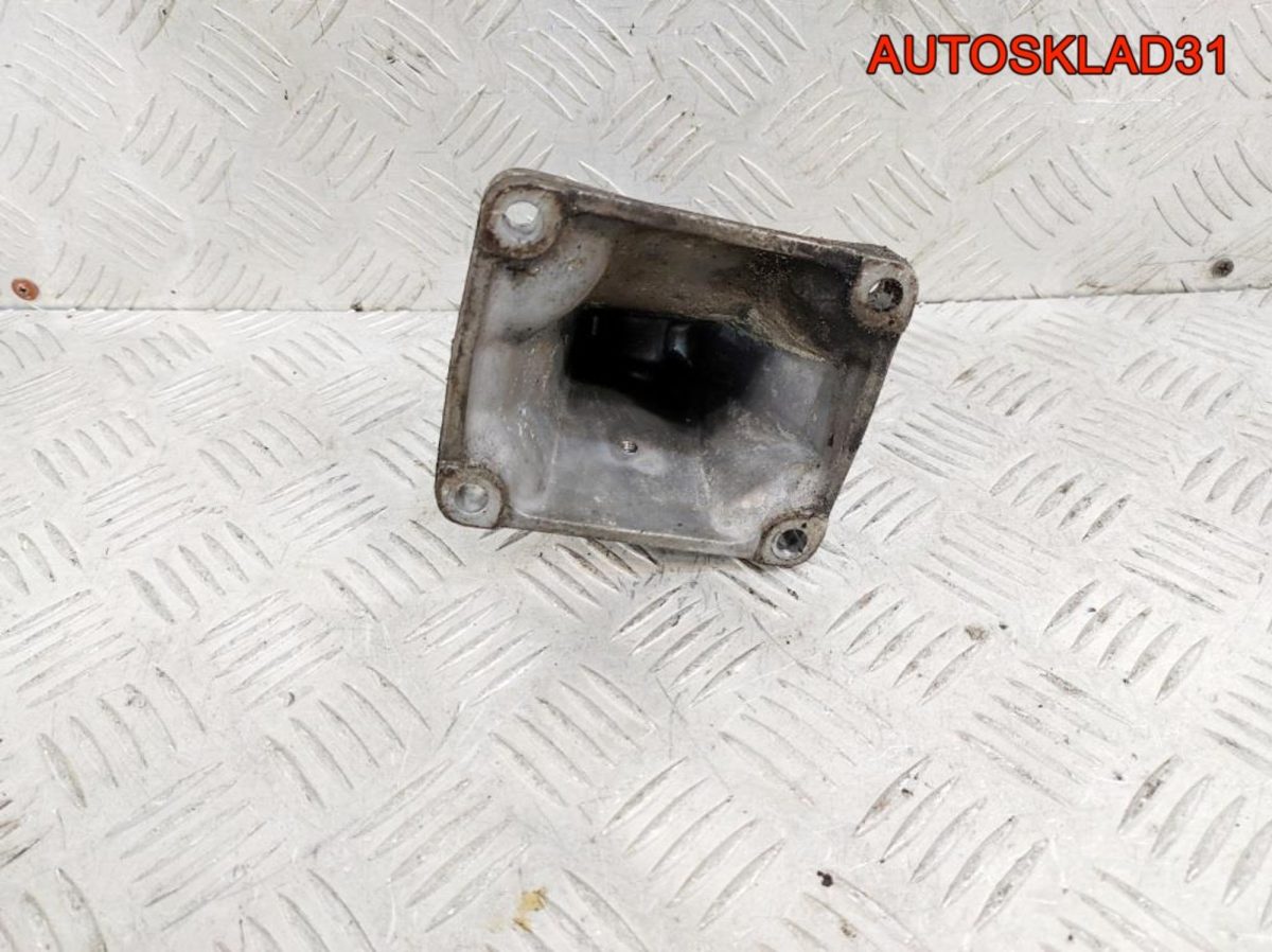 Кронштейн двигателя правый Mercedes Benz W210 2.2 CDI A6042230004 - АвтоСклад31.рф - авторазборка контрактные б/у запчасти в г. Белгород