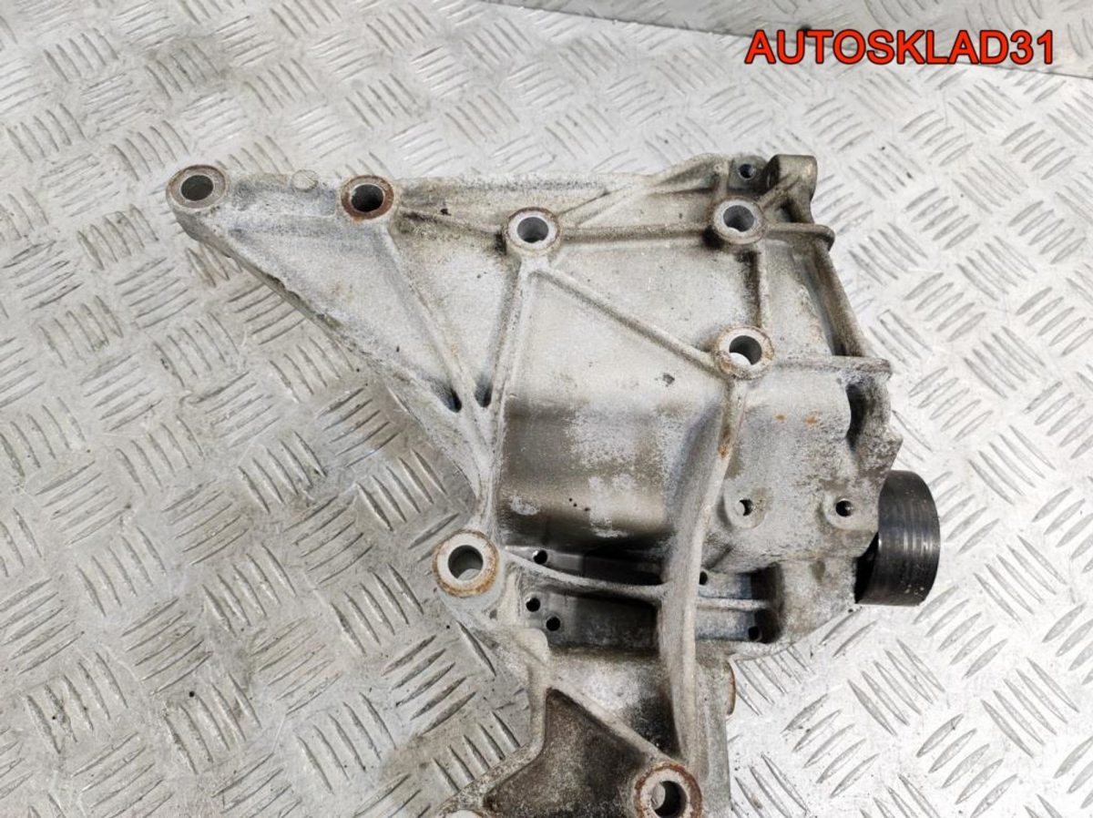 Кронштейн генератора Renault Scenic 1 2.0 F4R 740 7700103525 - АвтоСклад31.рф - авторазборка контрактные б/у запчасти в г. Белгород