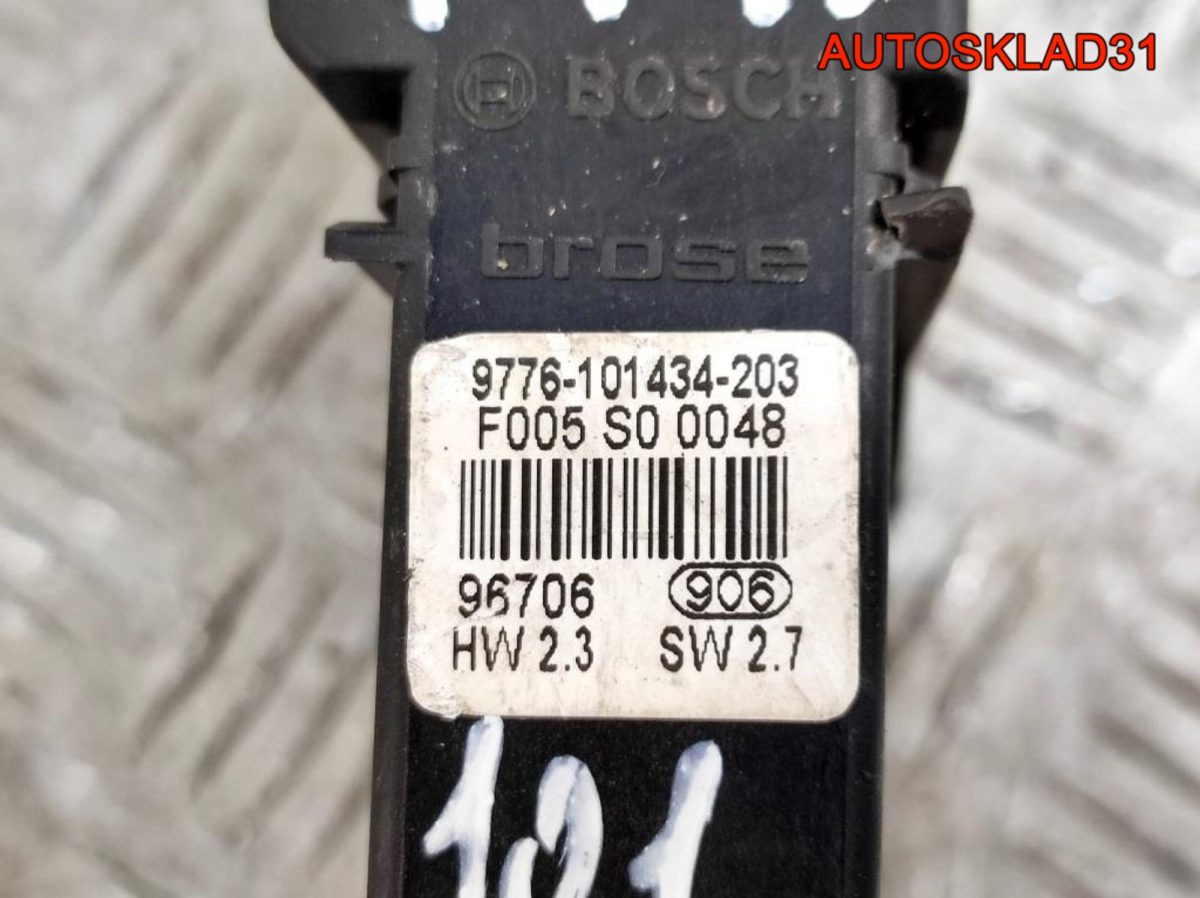 Моторчик стеклоподъёмника передний правый VW Golf 4 1J1959802D - АвтоСклад31.рф - авторазборка контрактные б/у запчасти в г. Белгород