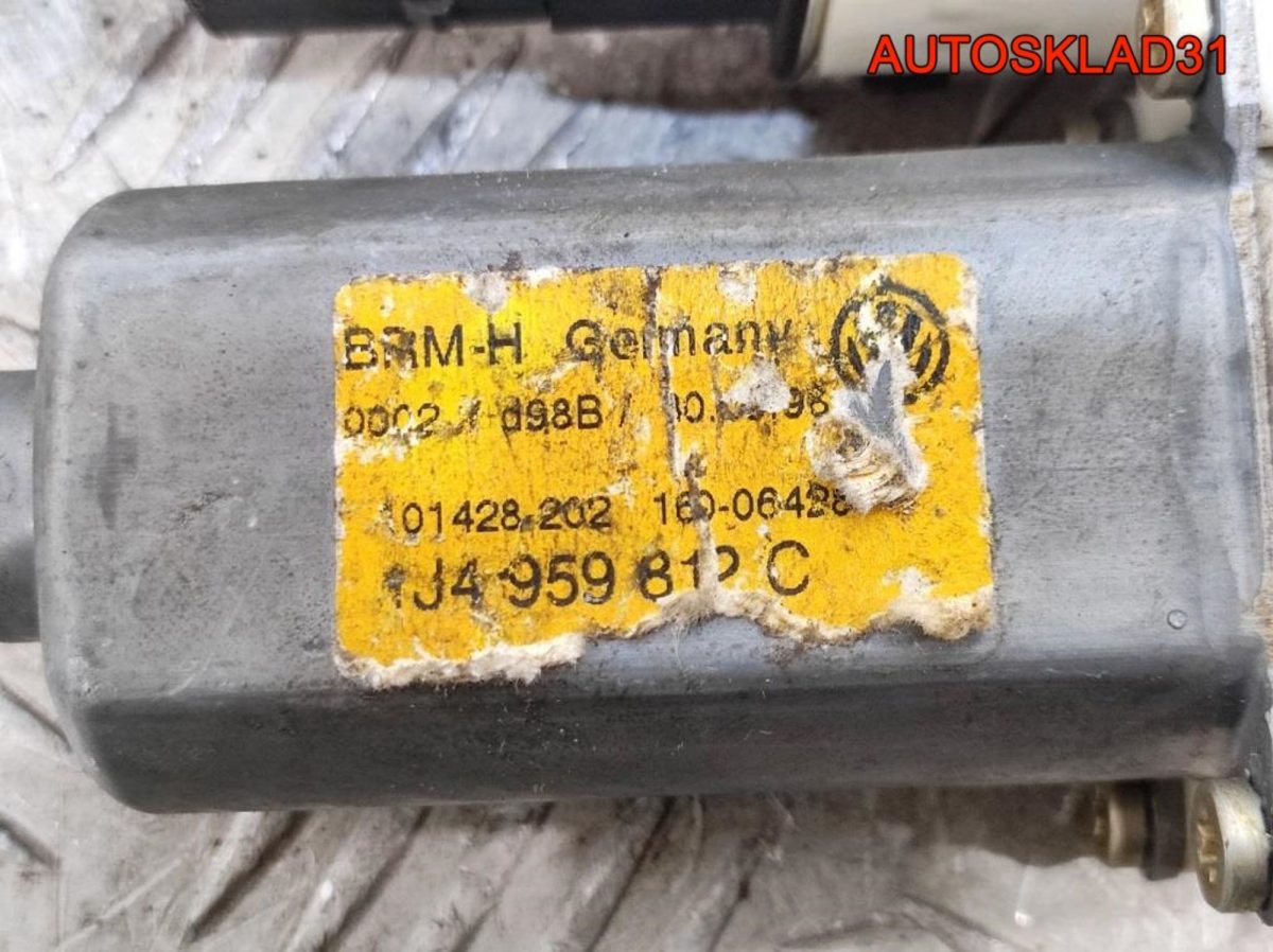 Моторчик стеклоподъемника задний правый VW Golf 4 1J4959812C - АвтоСклад31.рф - авторазборка контрактные б/у запчасти в г. Белгород