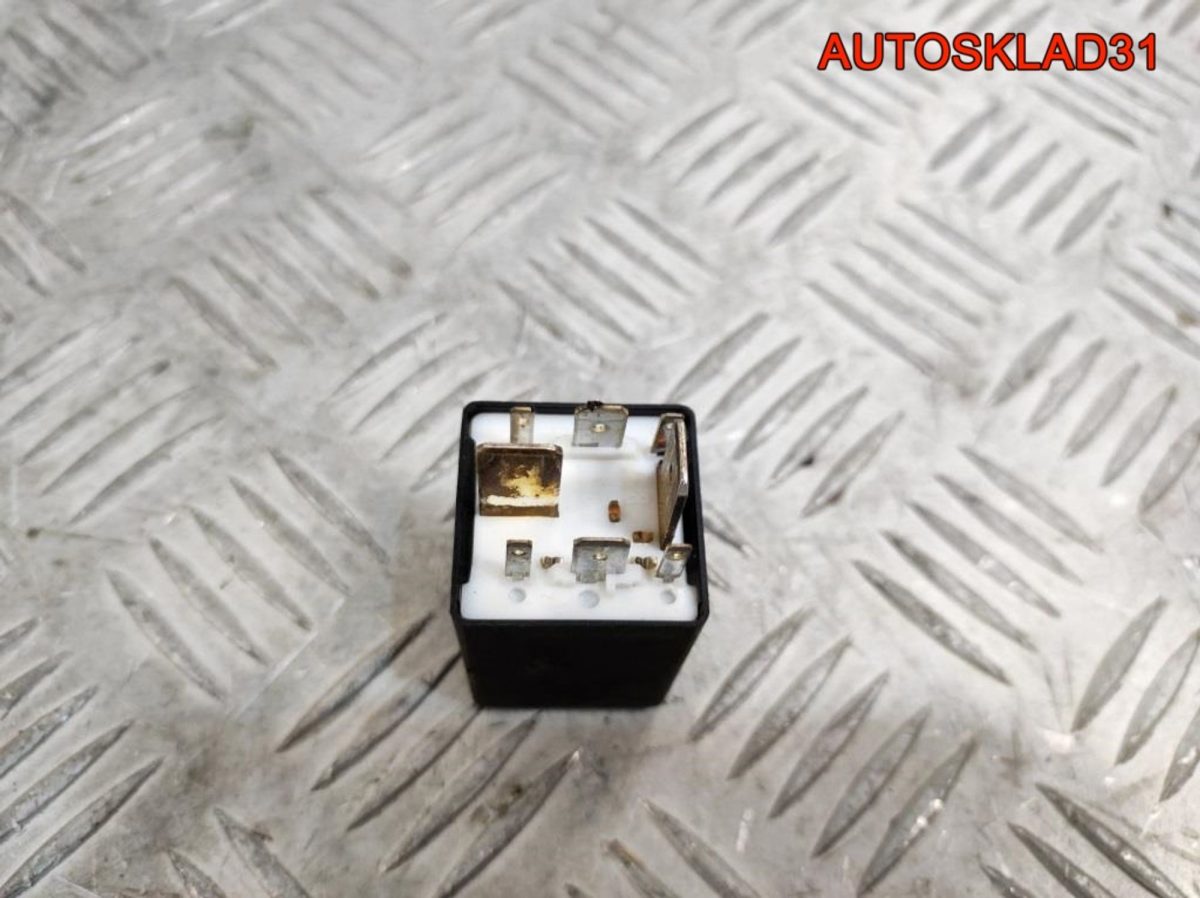 Реле топливного насоса 409 VW Passat B5 1J0906383 - АвтоСклад31.рф - авторазборка контрактные б/у запчасти в г. Белгород