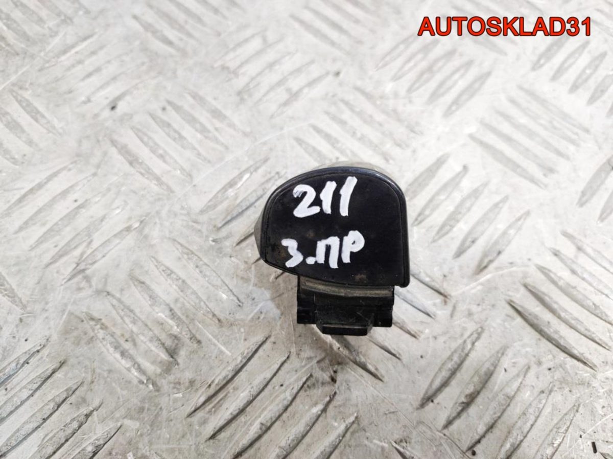 Вставка замка двери задней правой Mercedes W211 A2037602420 - АвтоСклад31.рф - авторазборка контрактные б/у запчасти в г. Белгород