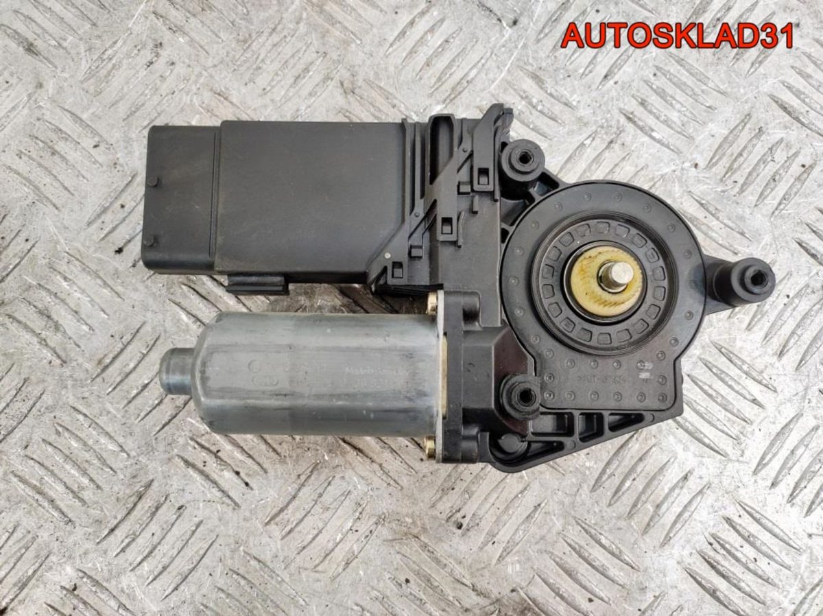 Моторчик стеклоподъемника передний левый VW Passat B5 3B4837751GD - АвтоСклад31.рф - авторазборка контрактные б/у запчасти в г. Белгород
