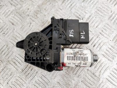 Моторчик стеклоподъемника задний левый VW Passat B5 3B9839751CA - АвтоСклад31.рф - авторазборка контрактные б/у запчасти в г. Белгород