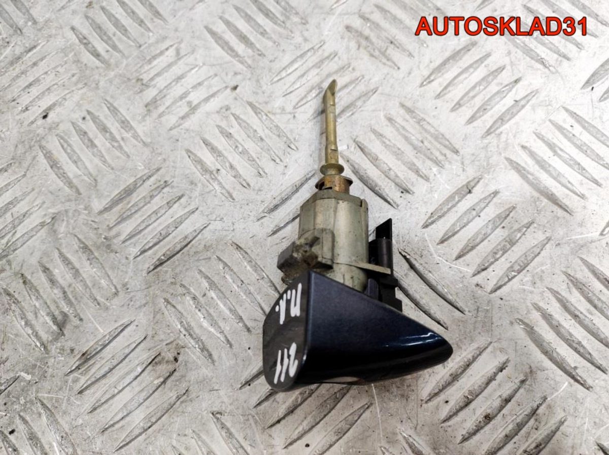 Вставка замка двери левая Mercedes W211 A2037602377 - АвтоСклад31.рф - авторазборка контрактные б/у запчасти в г. Белгород