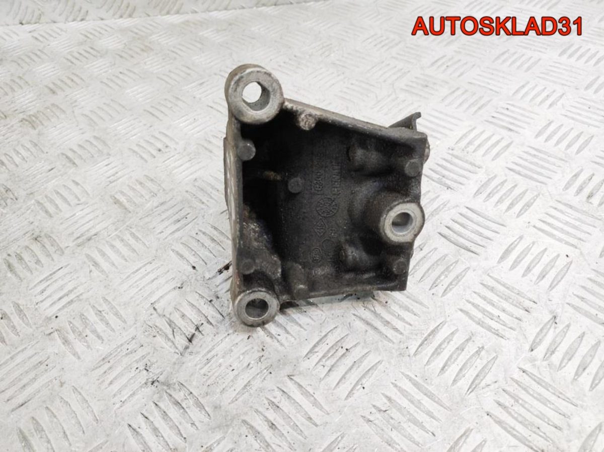 Кронштейн двигателя задний Renault Laguna 2 8200298146 - АвтоСклад31.рф - авторазборка контрактные б/у запчасти в г. Белгород