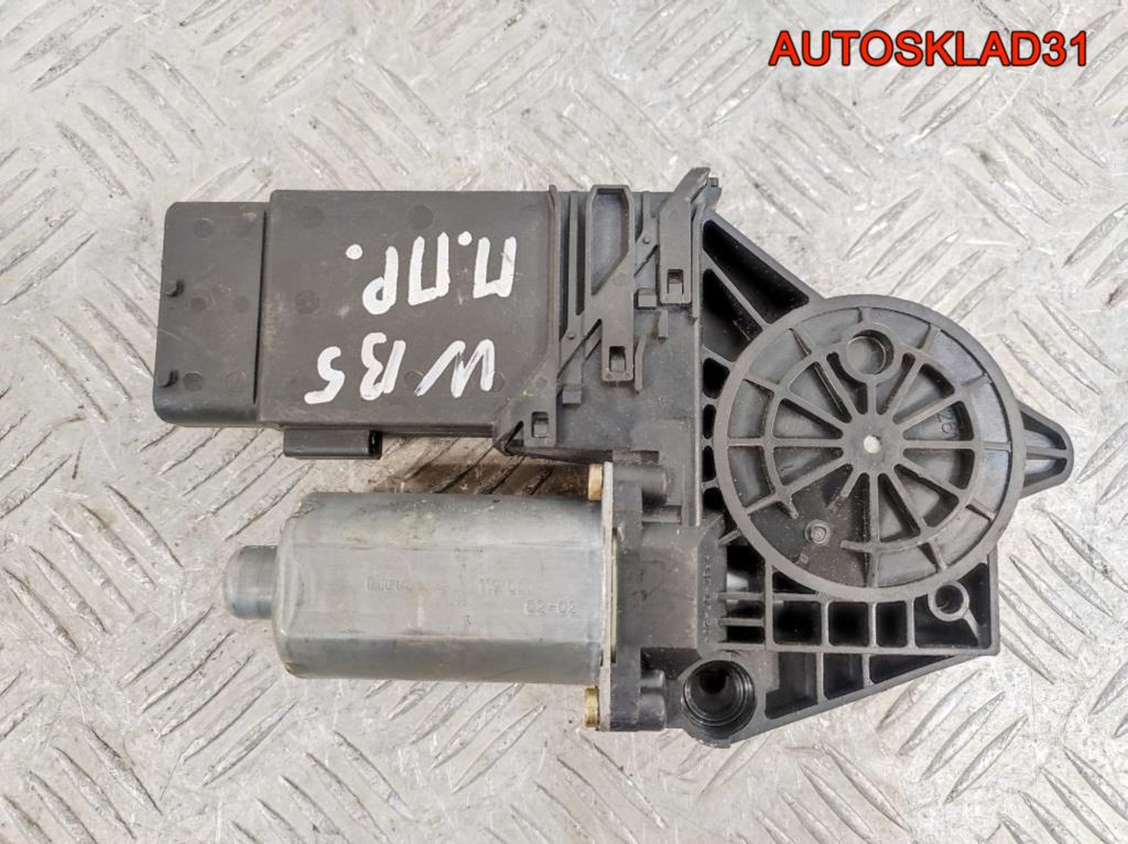 Моторчик стеклоподъёмника передний правый VW Passat B5 3B4837752FC - АвтоСклад31.рф - авторазборка контрактные б/у запчасти в г. Белгород Моторчик стеклоподъёмника передний правый VW Passat B5 3B4837752FC - АвтоСклад31.рф - авторазборка контрактные б/у запчасти в г. Белгород