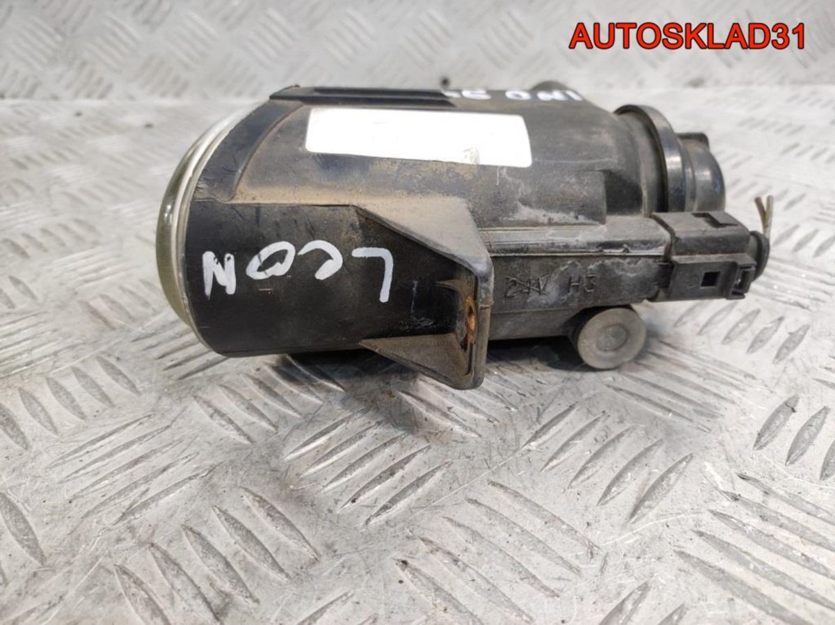 Фара противотуманная правая SEAT Leon 1 1M0941700 - АвтоСклад31.рф - авторазборка контрактные б/у запчасти в г. Белгород