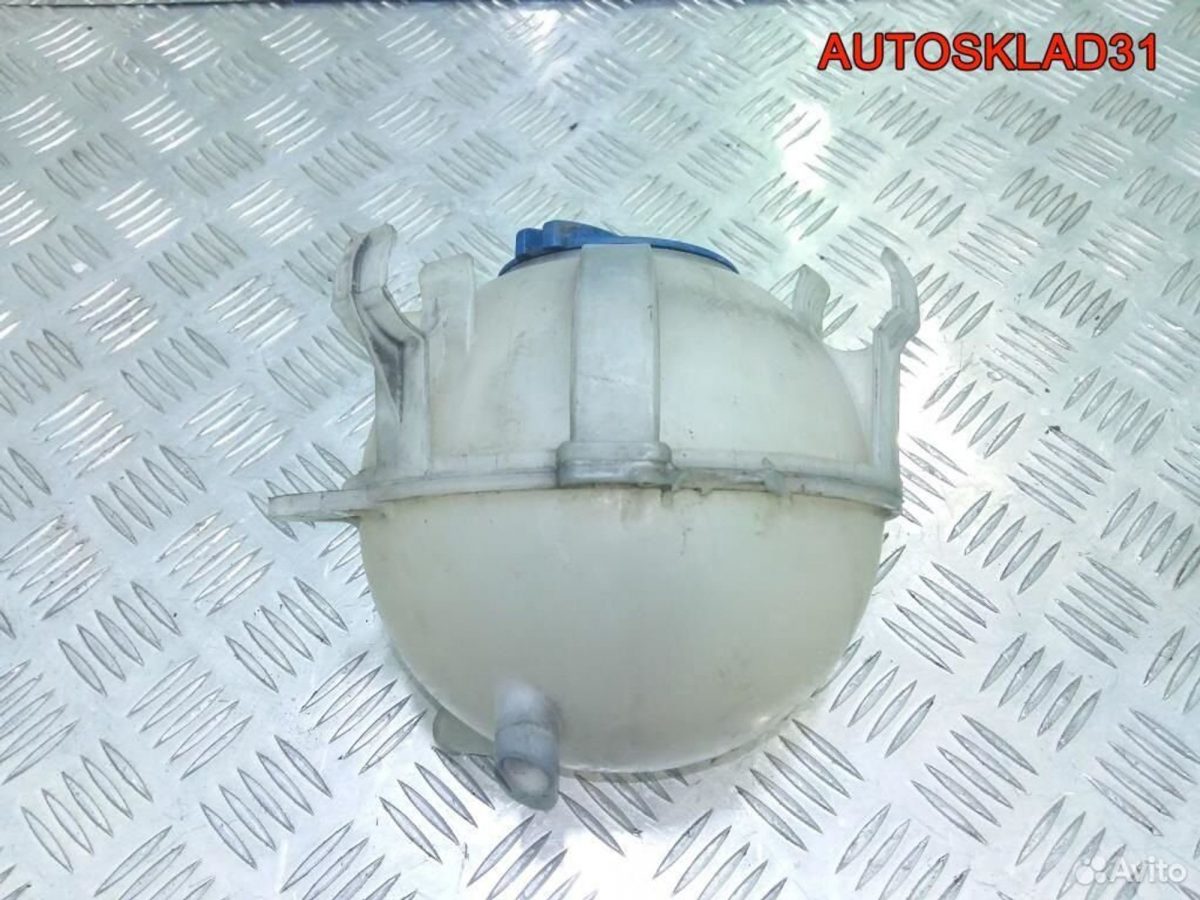 Бачок расширительный VW Passat B6 1K0121407A - АвтоСклад31.рф - авторазборка контрактные б/у запчасти в г. Белгород