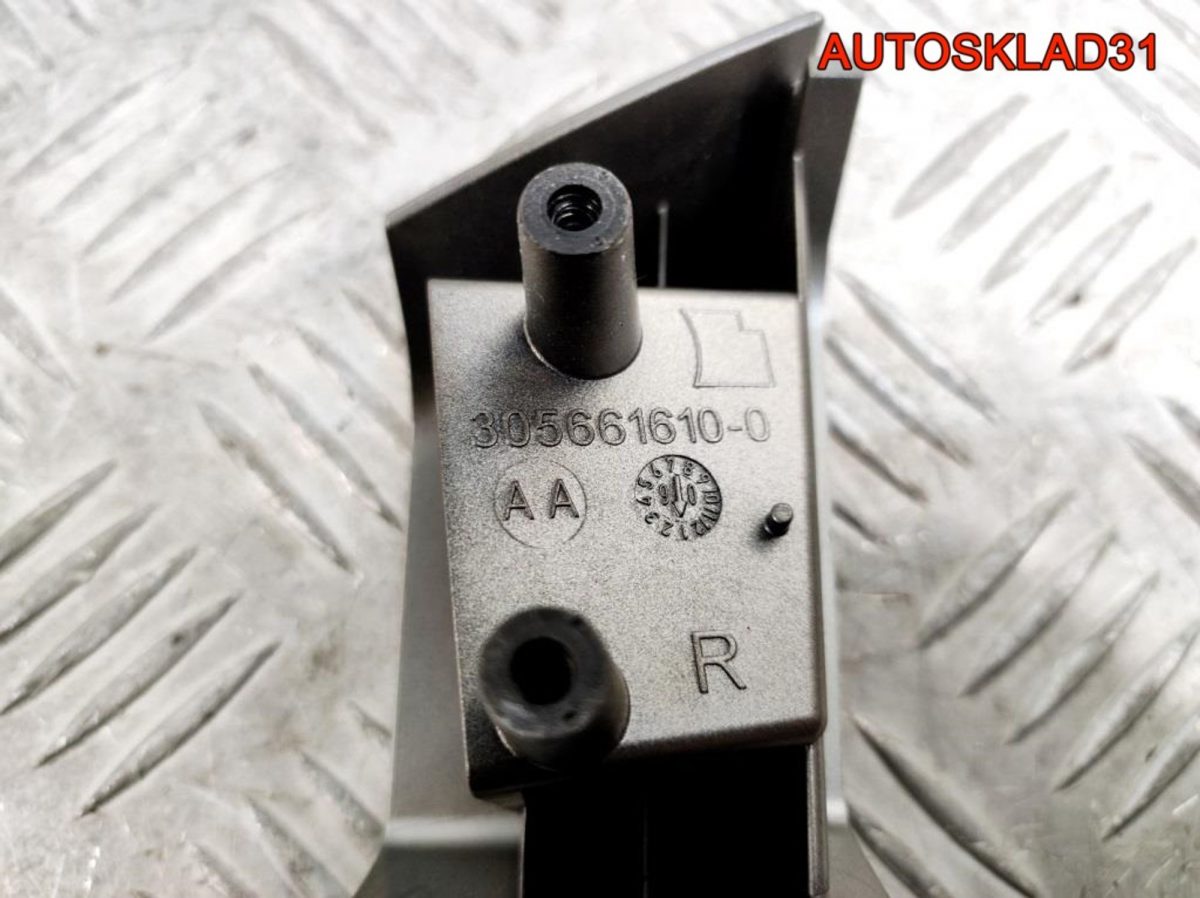 Накладки в рулевое колесо Nissan Note E11 305661610 - АвтоСклад31.рф - авторазборка контрактные б/у запчасти в г. Белгород
