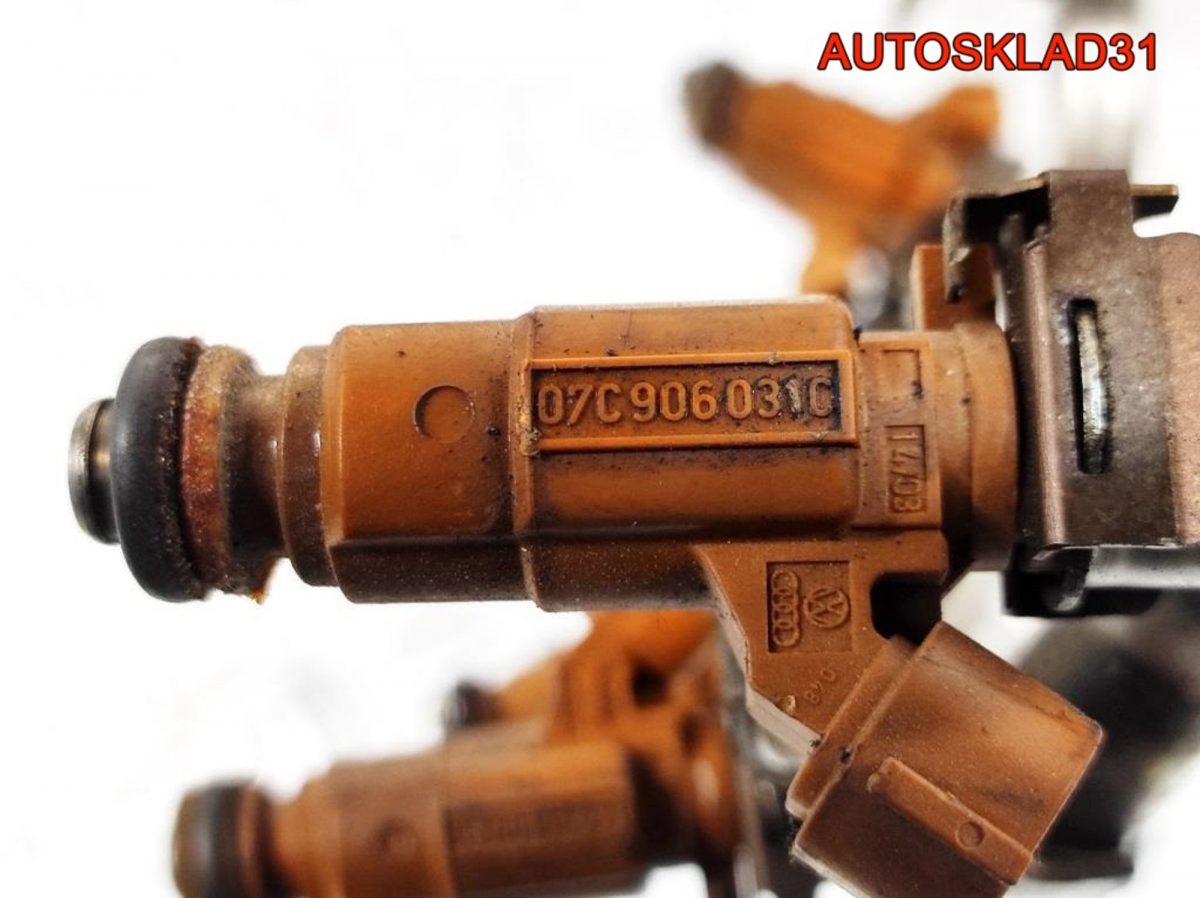 Форсунка топливная Audi A8 D3 6.0 BHT Бензин 07C906031C - АвтоСклад31.рф - авторазборка контрактные б/у запчасти в г. Белгород