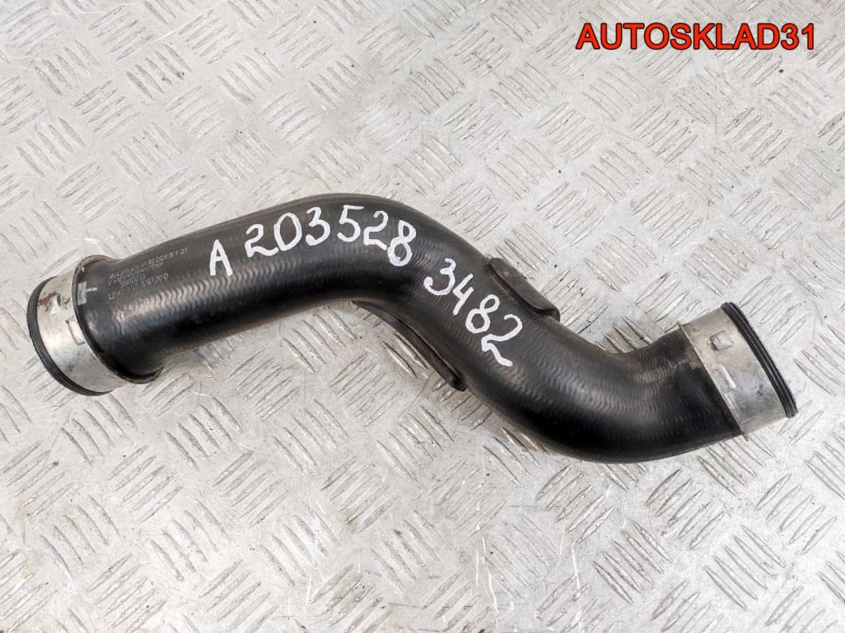 Патрубок интеркулера Mercedes Benz W203 2.2 Дизель A2035283482 - АвтоСклад31.рф - авторазборка контрактные б/у запчасти в г. Белгород