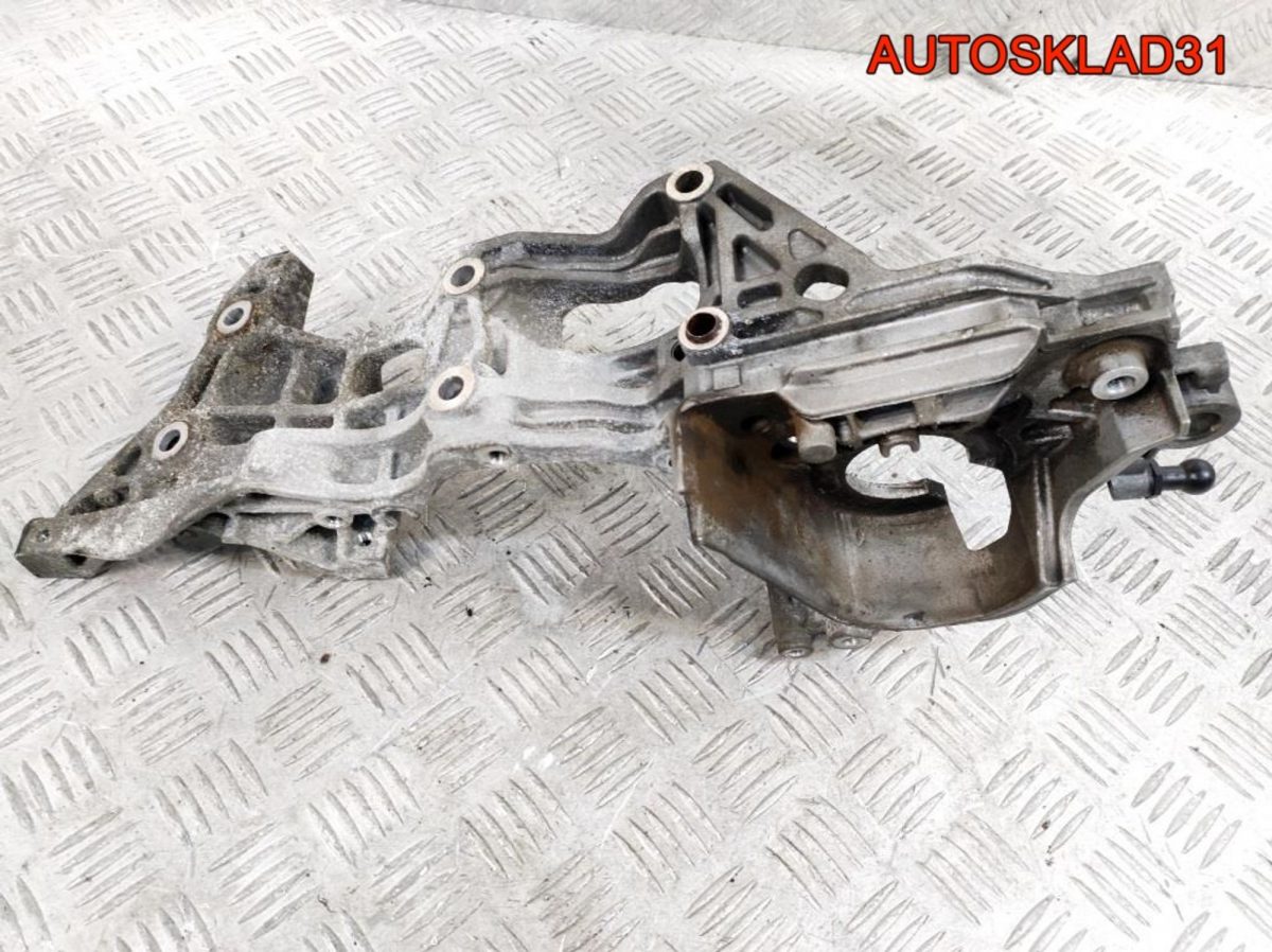 Кронштейн генератора Skoda Rapid 1,6 CXM Дизель 04L903143B - АвтоСклад31.рф - авторазборка контрактные б/у запчасти в г. Белгород