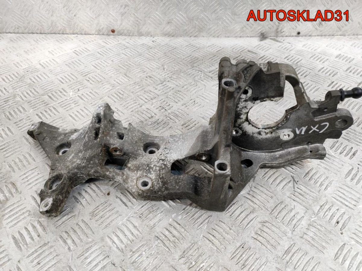 Кронштейн генератора Skoda Rapid 1,6 CXM Дизель 04L903143B - АвтоСклад31.рф - авторазборка контрактные б/у запчасти в г. Белгород