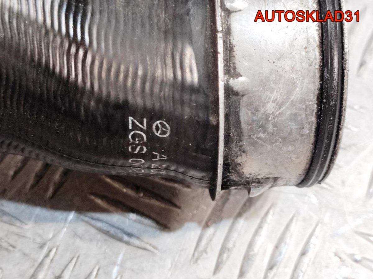 Патрубок интеркулера Mercedes Benz W203 2.2 Дизель A2035281582 - АвтоСклад31.рф - авторазборка контрактные б/у запчасти в г. Белгород