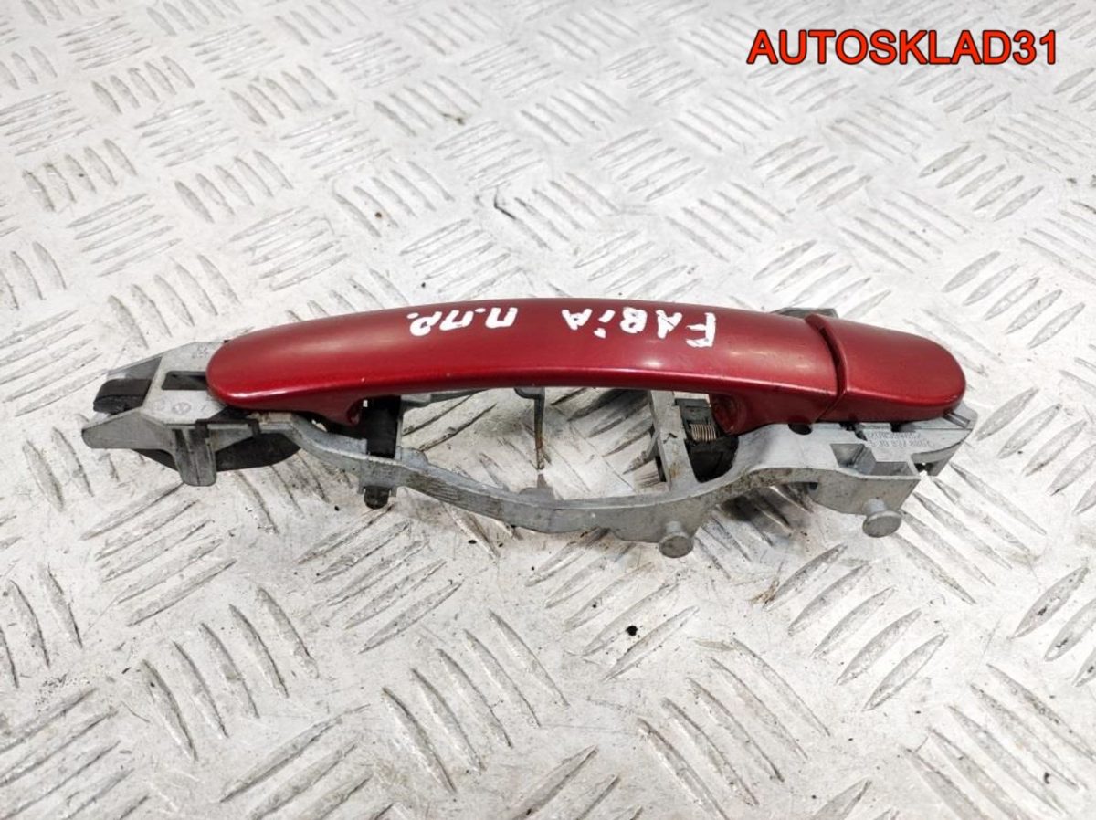 Ручка двери передняя правая Skoda Fabia 5J0837885C - АвтоСклад31.рф - авторазборка контрактные б/у запчасти в г. Белгород