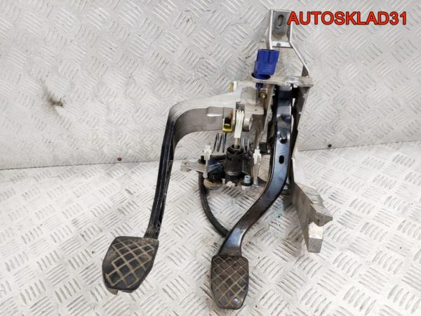 Трубка кондиционера Audi A6 C6 4F0260712R - АвтоСклад31.рф - авторазборка контрактные б/у запчасти в г. Белгород