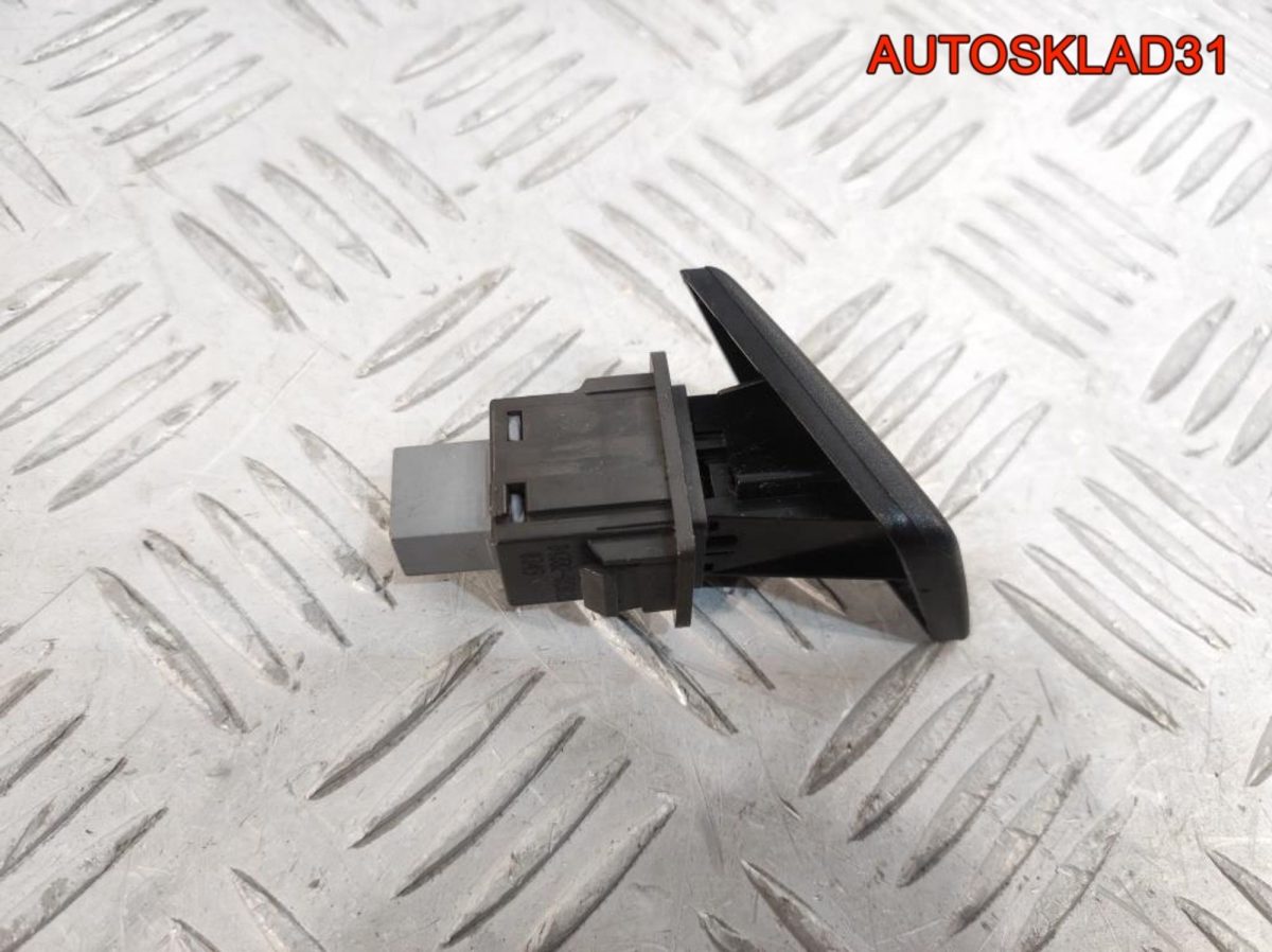 Кнопка аварийной сигнализации Toyota Yaris 2 843320D020 - АвтоСклад31.рф - авторазборка контрактные б/у запчасти в г. Белгород