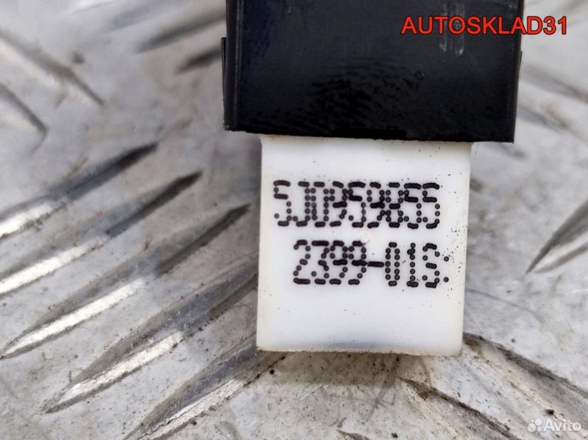 Кнопка стеклоподъемника Skoda Fabia 5j0959855 - АвтоСклад31.рф - авторазборка контрактные б/у запчасти в г. Белгород