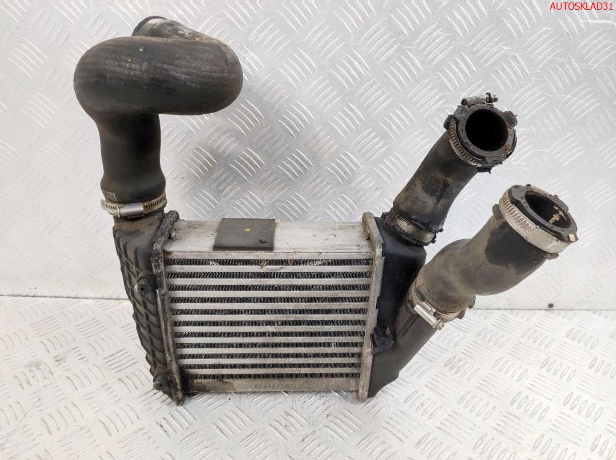 Интеркулер правый Audi A4 B6 2,5 Дизель 8E0145806C - АвтоСклад31.рф - авторазборка контрактные б/у запчасти в г. Белгород Интеркулер правый Audi A4 B6 2,5 Дизель 8E0145806C - АвтоСклад31.рф - авторазборка контрактные б/у запчасти в г. Белгород