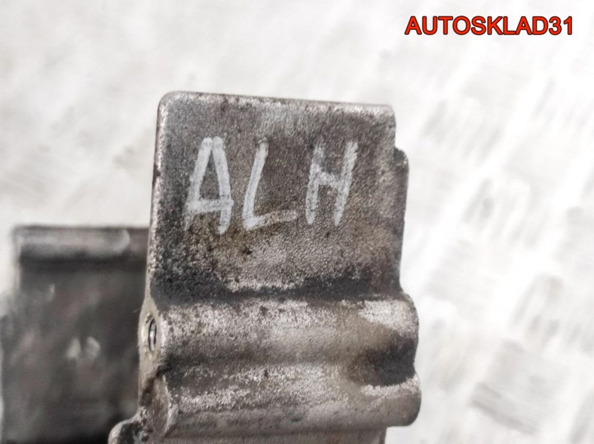 Крышка двигателя передняя VW Golf 4 1.9 ALH 038103153A - АвтоСклад31.рф - авторазборка контрактные б/у запчасти в г. Белгород