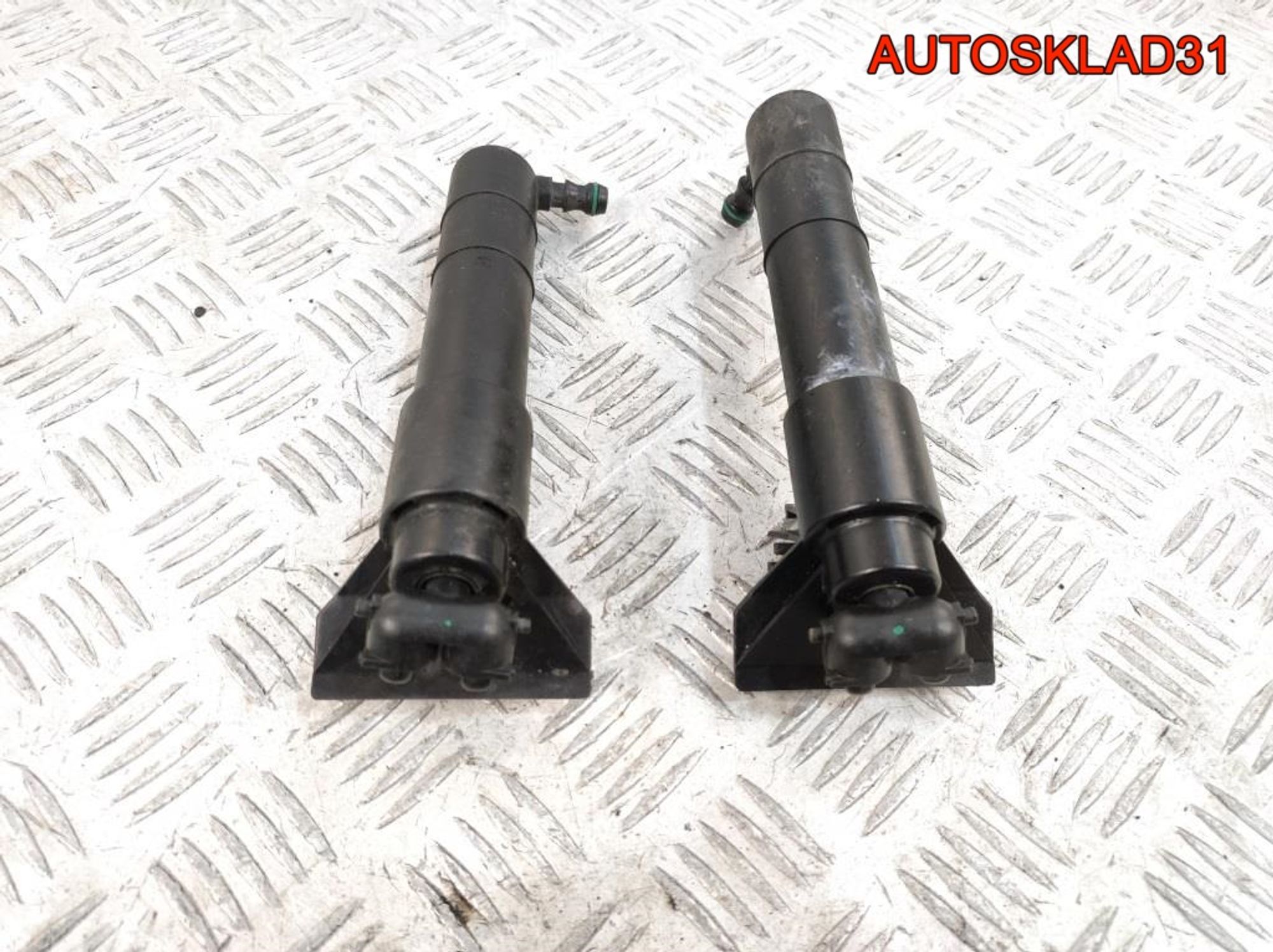 Форсунка омывателя фары Ford Focus 2 4M5113L014AB - АвтоСклад31.рф - авторазборка контрактные б/у запчасти в г. Белгород Форсунка омывателя фары Ford Focus 2 4M5113L014AB - АвтоСклад31.рф - авторазборка контрактные б/у запчасти в г. Белгород
