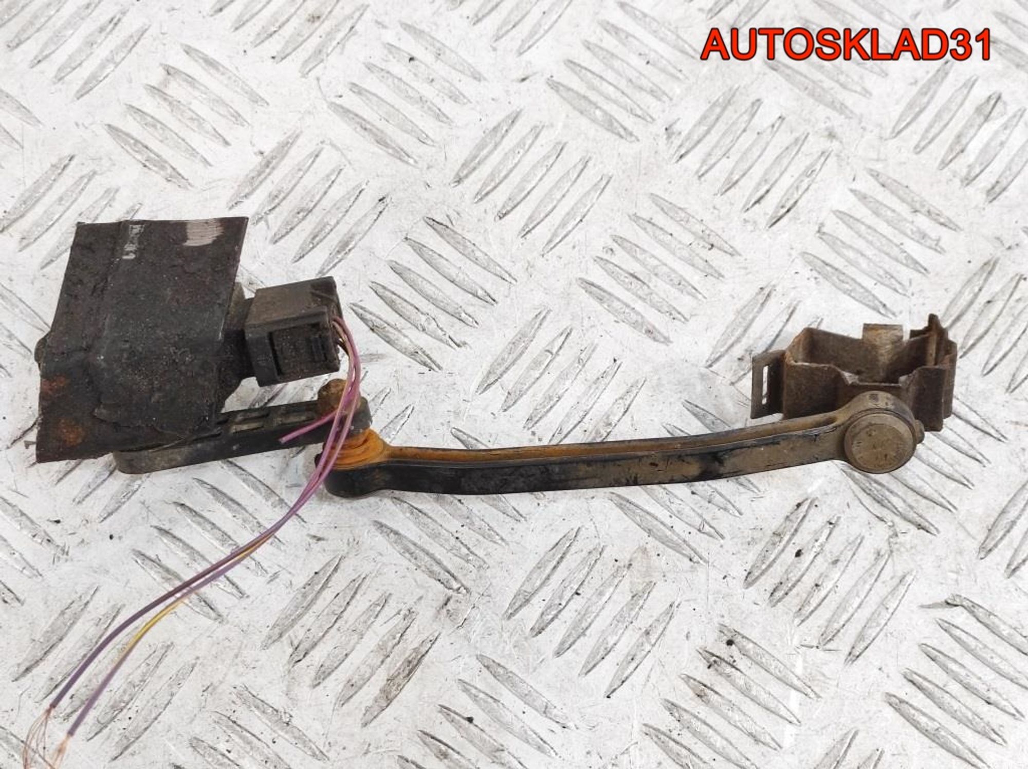 Датчик дорожного просвета Audi A4 B6 8E0907503 - АвтоСклад31.рф - авторазборка контрактные б/у запчасти в г. Белгород Датчик дорожного просвета Audi A4 B6 8E0907503 - АвтоСклад31.рф - авторазборка контрактные б/у запчасти в г. Белгород