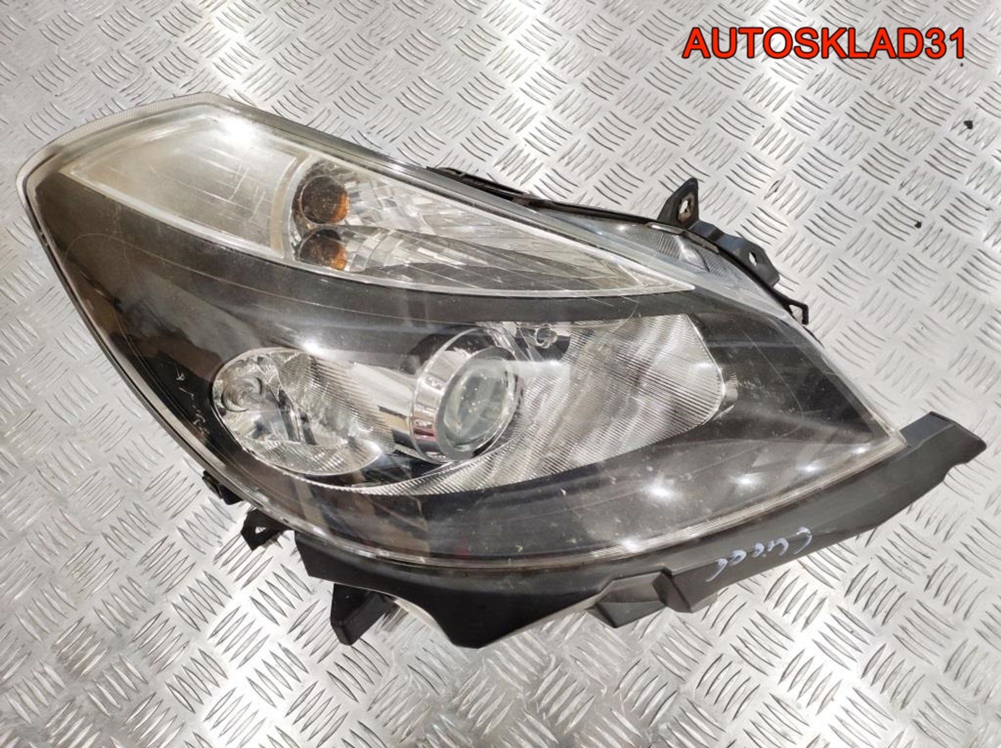 Фары Ксенон Renault Clio 3 комплект 8200626747 - АвтоСклад31.рф - авторазборка контрактные б/у запчасти в г. Белгород Фары Ксенон Renault Clio 3 комплект 8200626747 - АвтоСклад31.рф - авторазборка контрактные б/у запчасти в г. Белгород