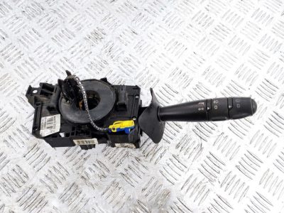 Переключатель поворотов Renault Logan 1 8200792575 - АвтоСклад31.рф - авторазборка контрактные б/у запчасти в г. Белгород