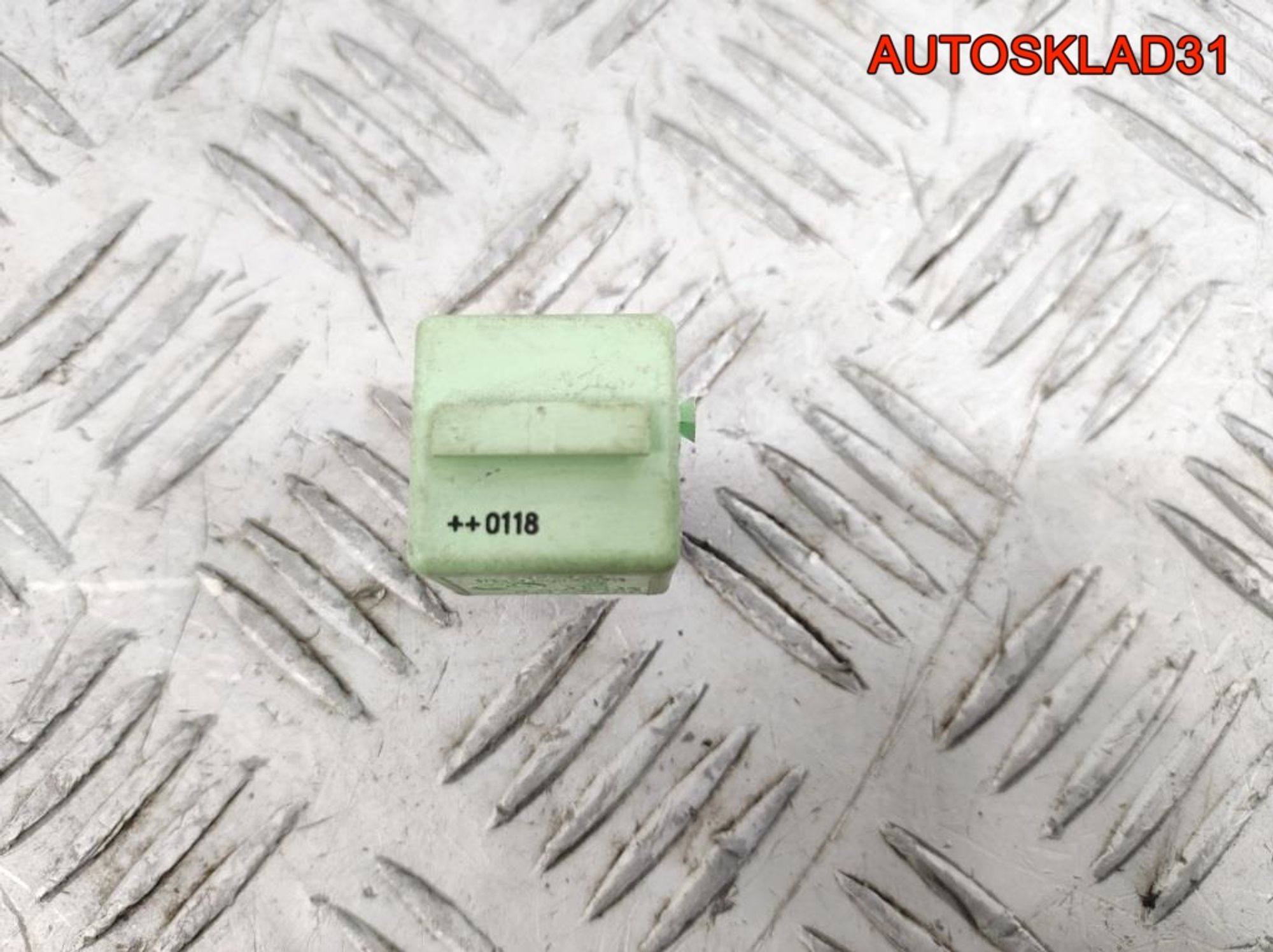 Реле топливного насоса BMW E39 61368373700 - АвтоСклад31.рф - авторазборка контрактные б/у запчасти в г. Белгород Реле топливного насоса BMW E39 61368373700 - АвтоСклад31.рф - авторазборка контрактные б/у запчасти в г. Белгород