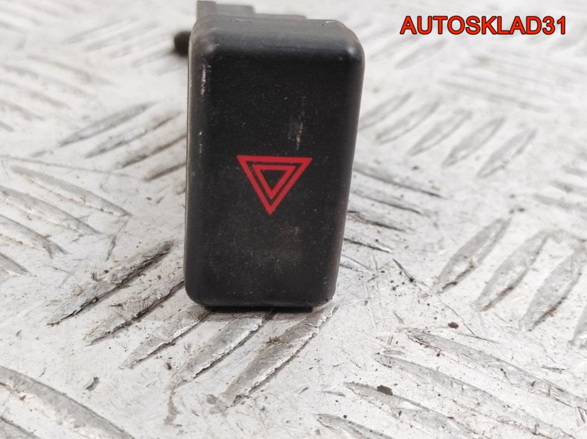 Кнопка аварийной сигнализации Mazda 3 BK BP4K664H0 - АвтоСклад31.рф - авторазборка контрактные б/у запчасти в г. Белгород Кнопка аварийной сигнализации Mazda 3 BK BP4K664H0 - АвтоСклад31.рф - авторазборка контрактные б/у запчасти в г. Белгород