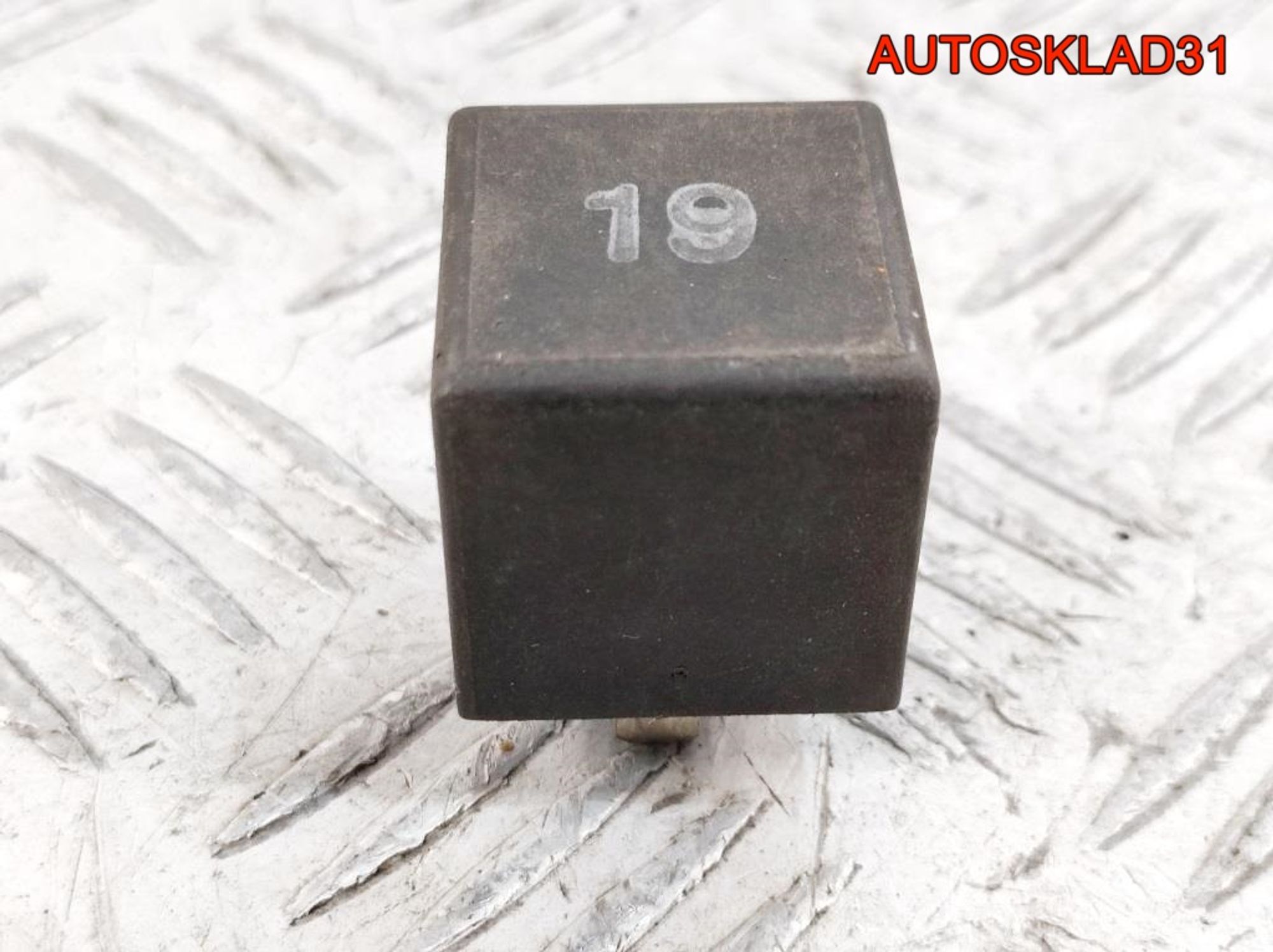 Реле стеклоочистителей №19 Audi 100 C4 191955531 - АвтоСклад31.рф - авторазборка контрактные б/у запчасти в г. Белгород Реле стеклоочистителей №19 Audi 100 C4 191955531 - АвтоСклад31.рф - авторазборка контрактные б/у запчасти в г. Белгород