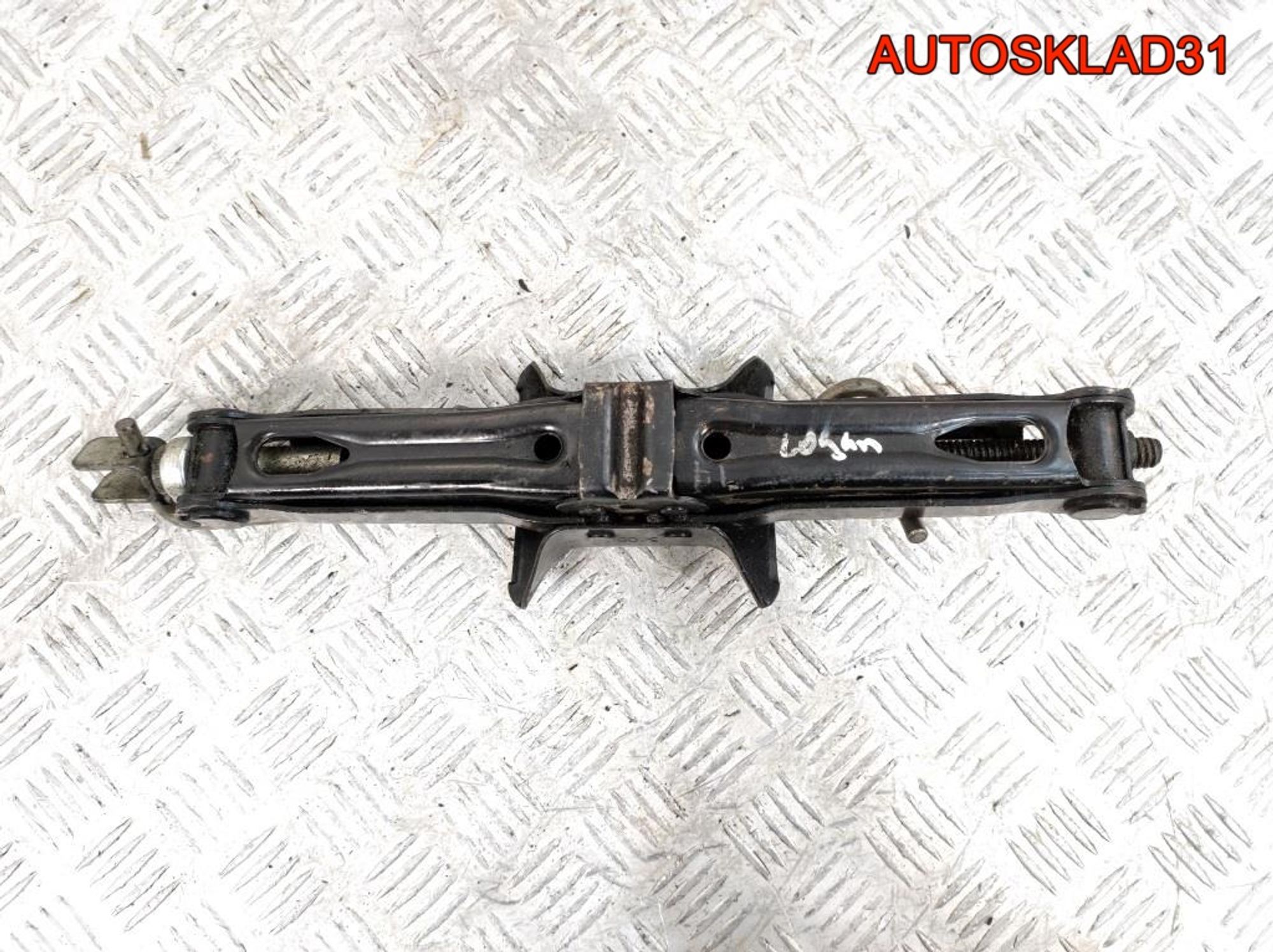 Домкрат Renault Logan 1 8200858025 - АвтоСклад31.рф - авторазборка контрактные б/у запчасти в г. Белгород Домкрат Renault Logan 1 8200858025 - АвтоСклад31.рф - авторазборка контрактные б/у запчасти в г. Белгород