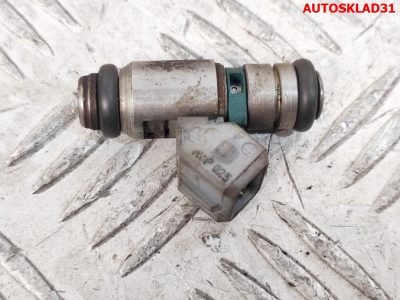 Форсунка топливная Skoda Octavia A4 1,6 AEE 032031A Цена за ОДНУ форсунку - АвтоСклад31.рф - авторазборка контрактные б/у запчасти в г. Белгород