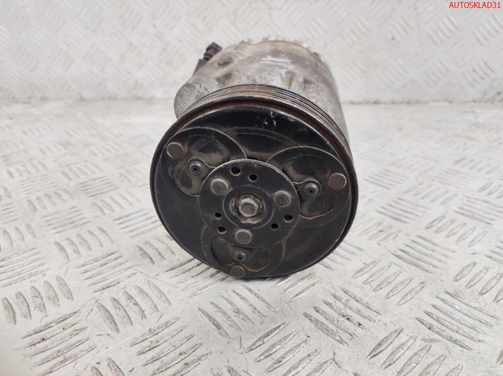 Компрессор кондиционера VW Golf 4 1J0820803B - АвтоСклад31.рф - авторазборка контрактные б/у запчасти в г. Белгород Компрессор кондиционера VW Golf 4 1J0820803B - АвтоСклад31.рф - авторазборка контрактные б/у запчасти в г. Белгород