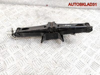 Домкрат Renault Logan 1 8200858025 - АвтоСклад31.рф - авторазборка контрактные б/у запчасти в г. Белгород