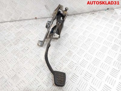Педаль сцепления Toyota Avensis T250 3130105070 - АвтоСклад31.рф - авторазборка контрактные б/у запчасти в г. Белгород