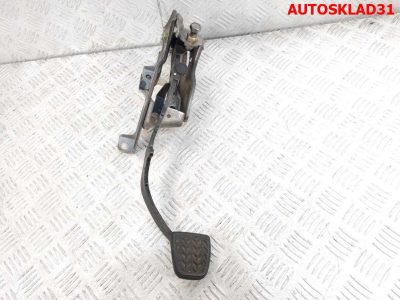 Педаль сцепления Toyota Avensis T250 3130105070 - АвтоСклад31.рф - авторазборка контрактные б/у запчасти в г. Белгород