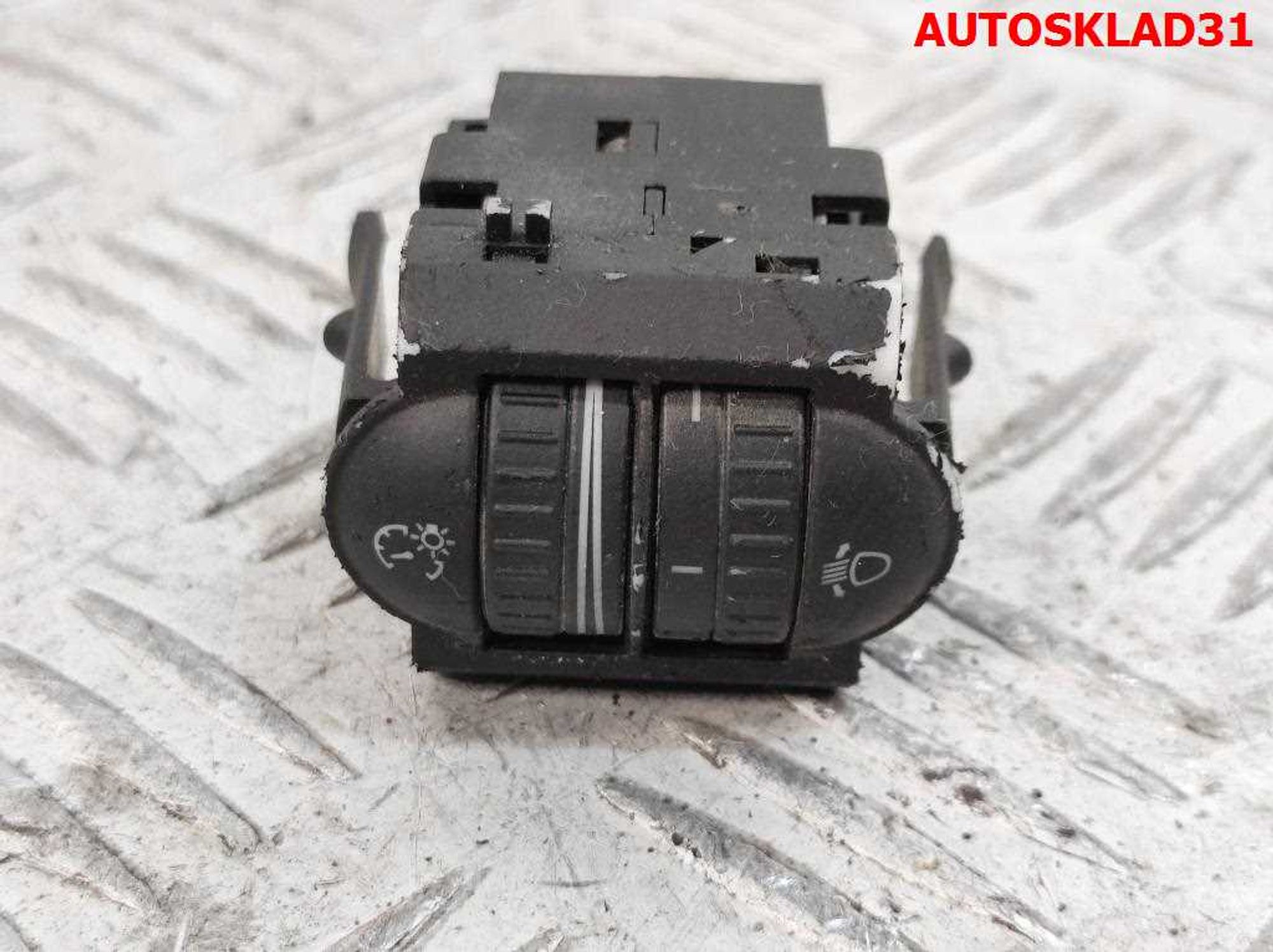 Кнопка корректора фар VW Golf 5 1K0941333 - АвтоСклад31.рф - авторазборка контрактные б/у запчасти в г. Белгород Кнопка корректора фар VW Golf 5 1K0941333 - АвтоСклад31.рф - авторазборка контрактные б/у запчасти в г. Белгород