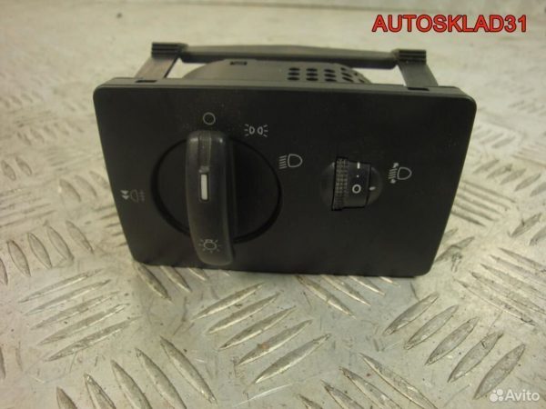 Компрессор кондиционера VW Golf 5 1K0820803G - АвтоСклад31.рф - авторазборка контрактные б/у запчасти в г. Белгород