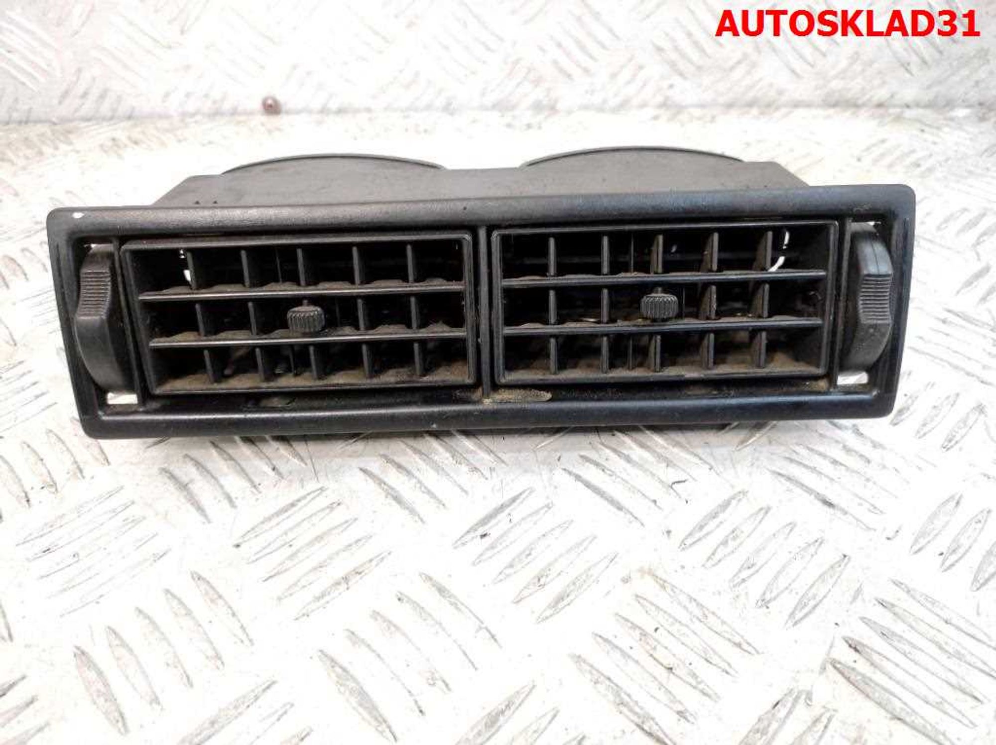 Дефлектор воздушный центральный VW Transporter T4 191819703 - АвтоСклад31.рф - авторазборка контрактные б/у запчасти в г. Белгород Дефлектор воздушный центральный VW Transporter T4 191819703 - АвтоСклад31.рф - авторазборка контрактные б/у запчасти в г. Белгород