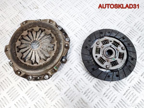 Решетка стеклоочистителя Mitsubishi Carisma DA MB9 - АвтоСклад31.рф - авторазборка контрактные б/у запчасти в г. Белгород